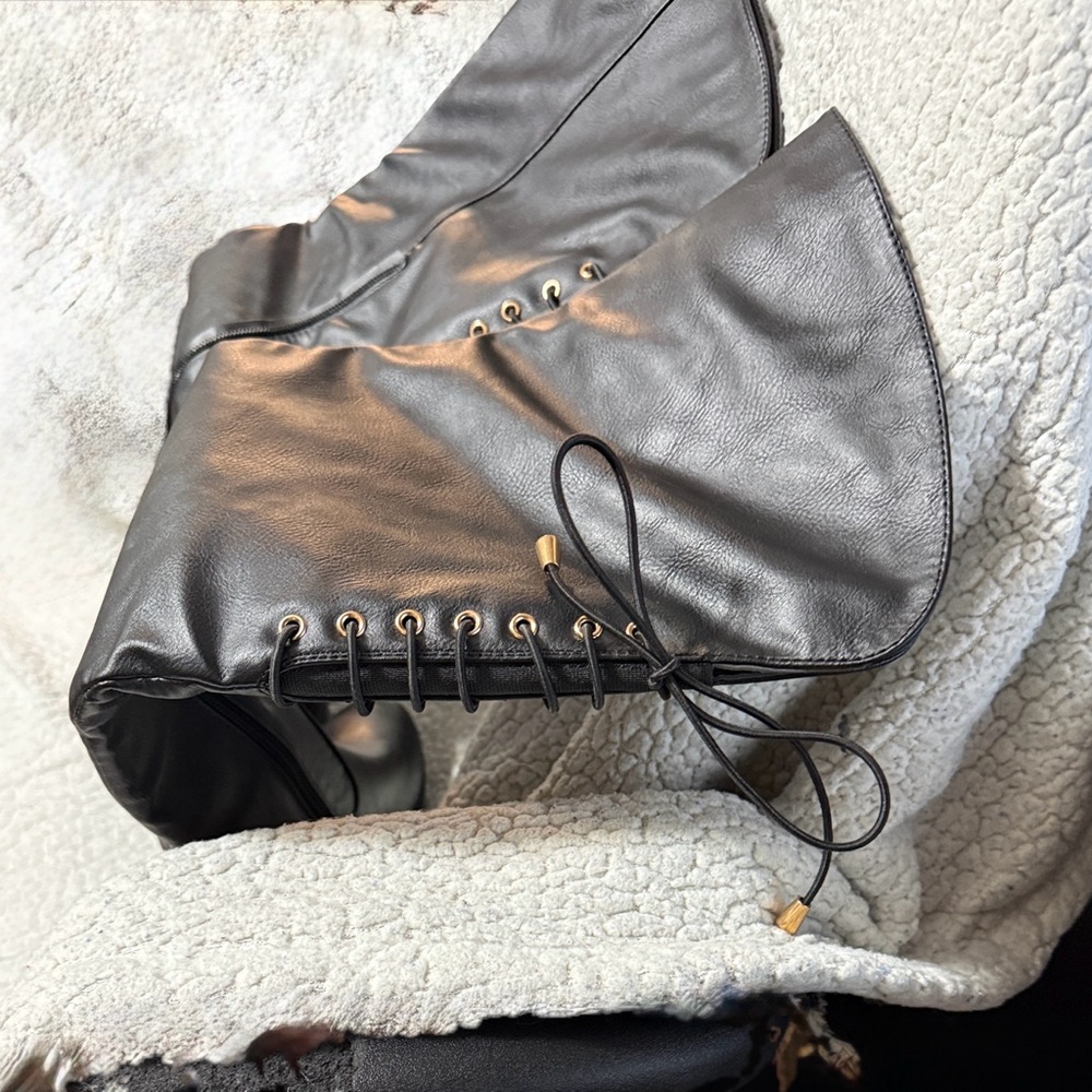 TOP Moda Black Over the Knee Boots. Perfect for adding flair to any outfit. - Picture 3 of 6